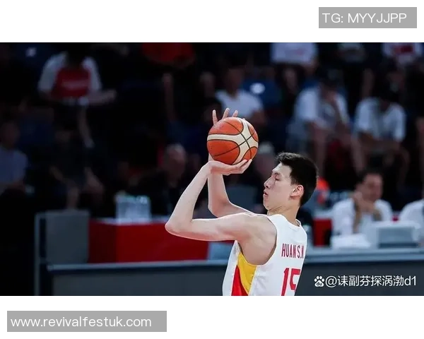 全明星赛缺中国面孔美女记者期待杨瀚森的精彩表现与快乐体验